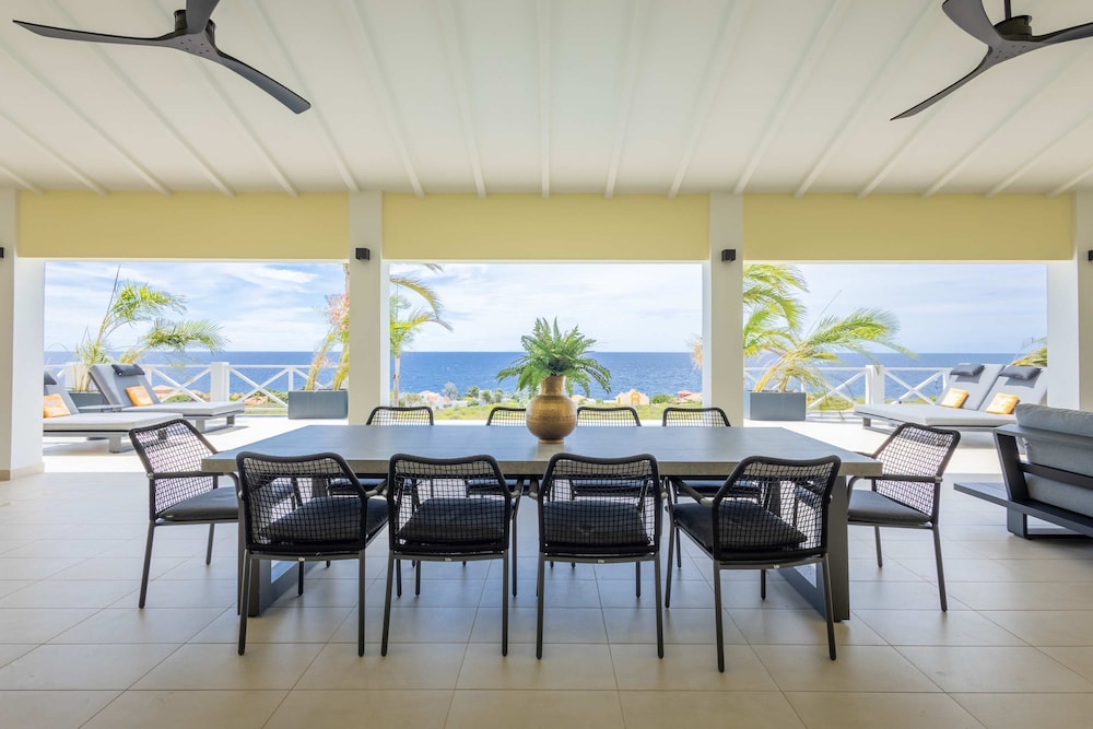 Villa Azure Vista 6BR Luxury Stay w 2 Pools