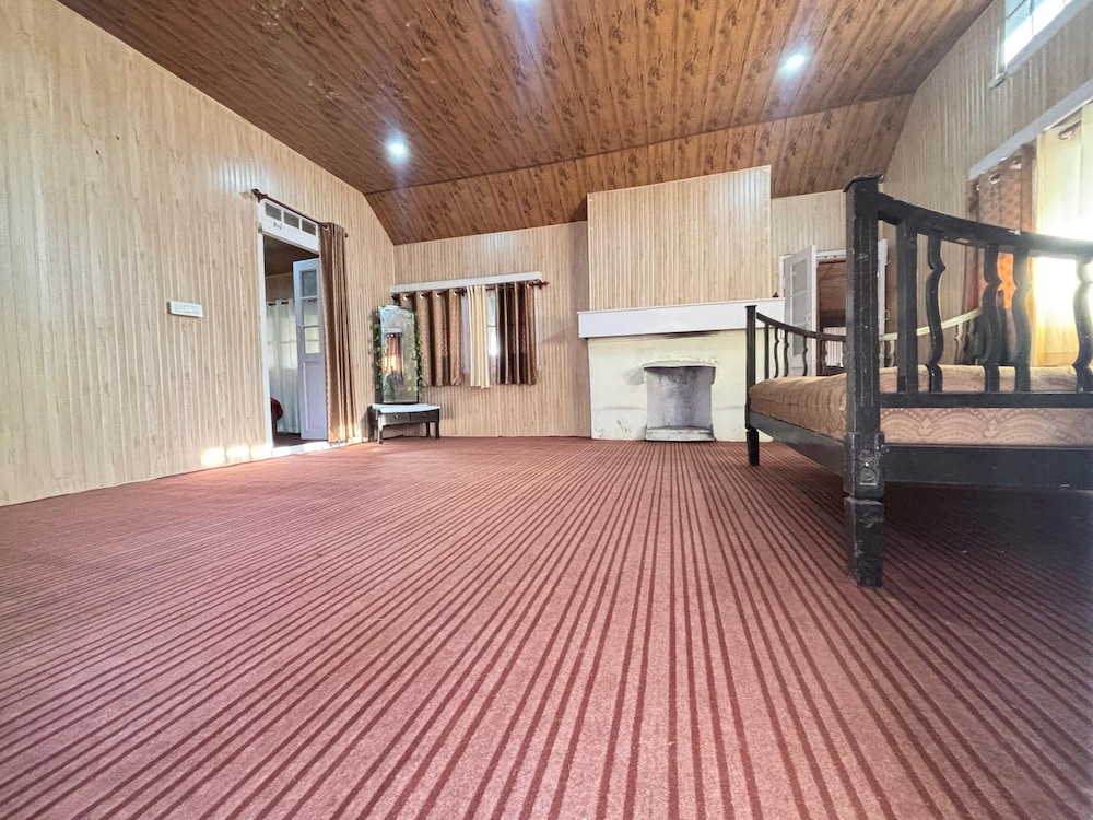 Castleton Casa