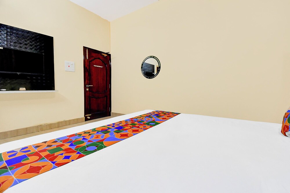 Fabhotel Rb Palace