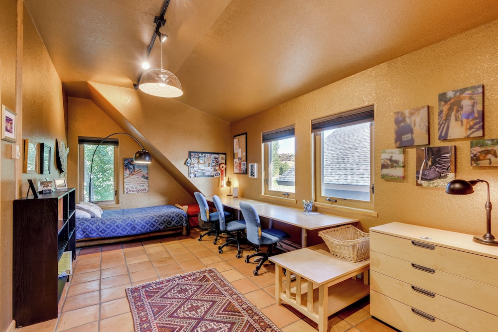 Bike, Hike & Ski: Artsy Steamboat Springs Retreat!