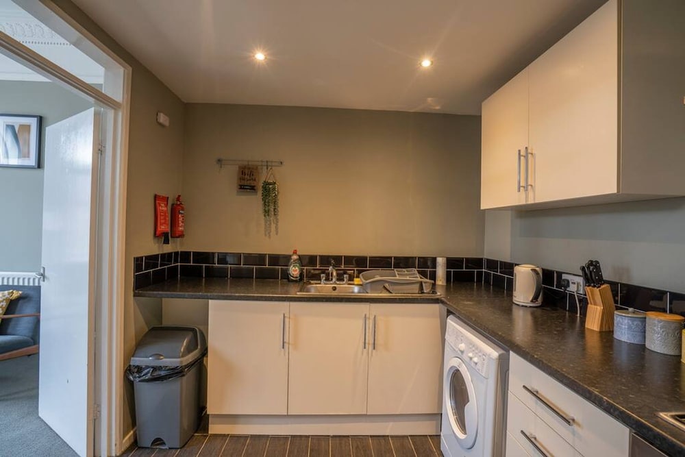 2 Bed-town Centre-free Parking