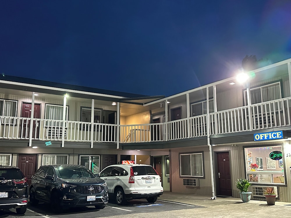 The Royal Victorian Motel