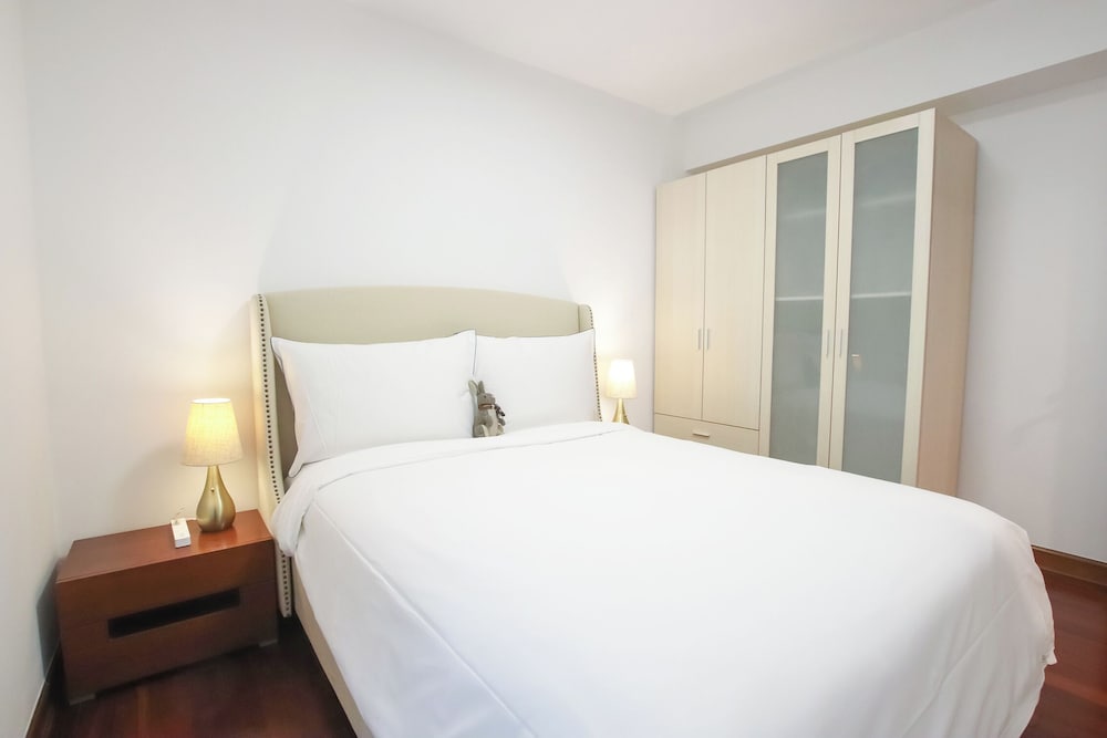 Tyms 2BR Apt Near ITC Xujiahui Line1 11