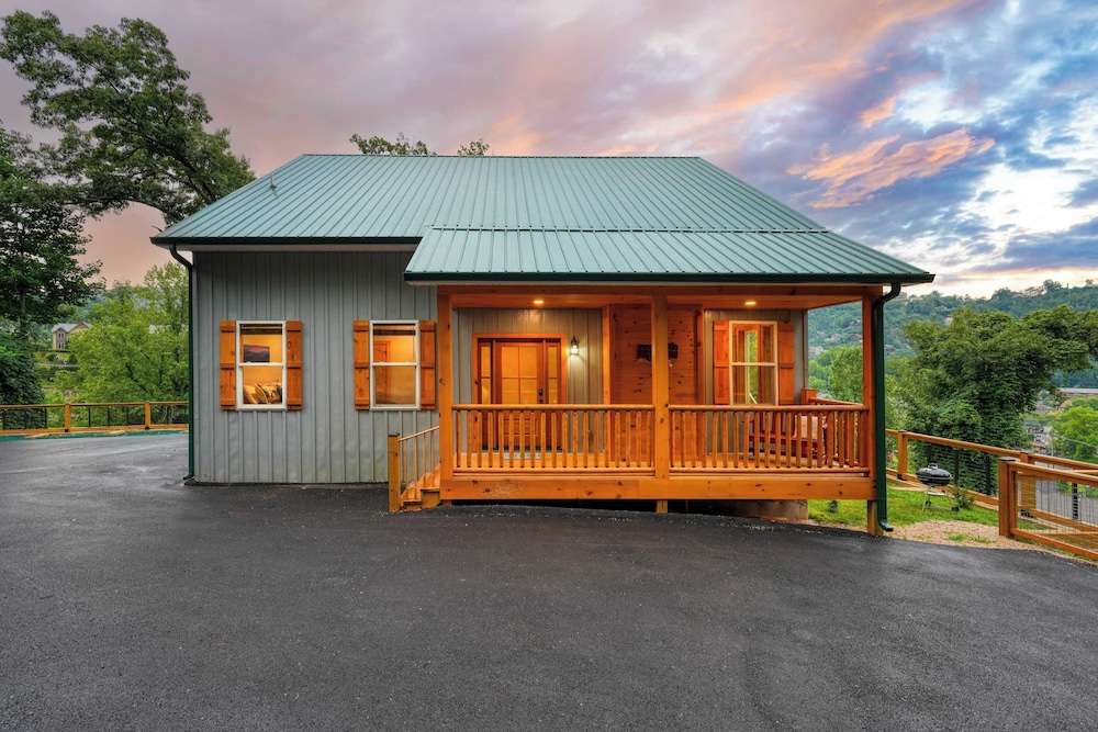 Hot Tub, Game Room & Views Near Downtown Gatlinburg Perfect Too by Avantstay