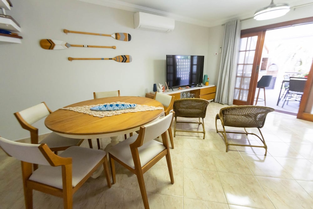 Casa em Condom nio com Piscina Wi-fi e Garagem