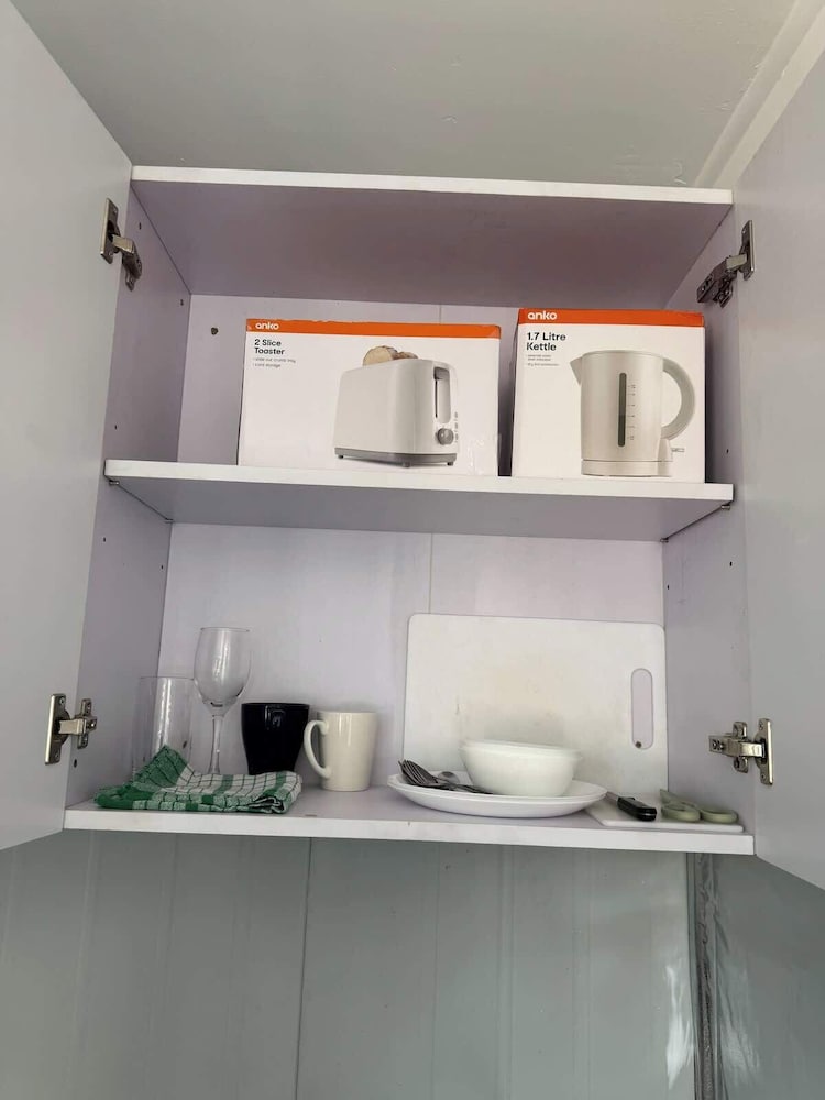 Metawisebnb 1B Next to Monash w AC Wifi Kitchen