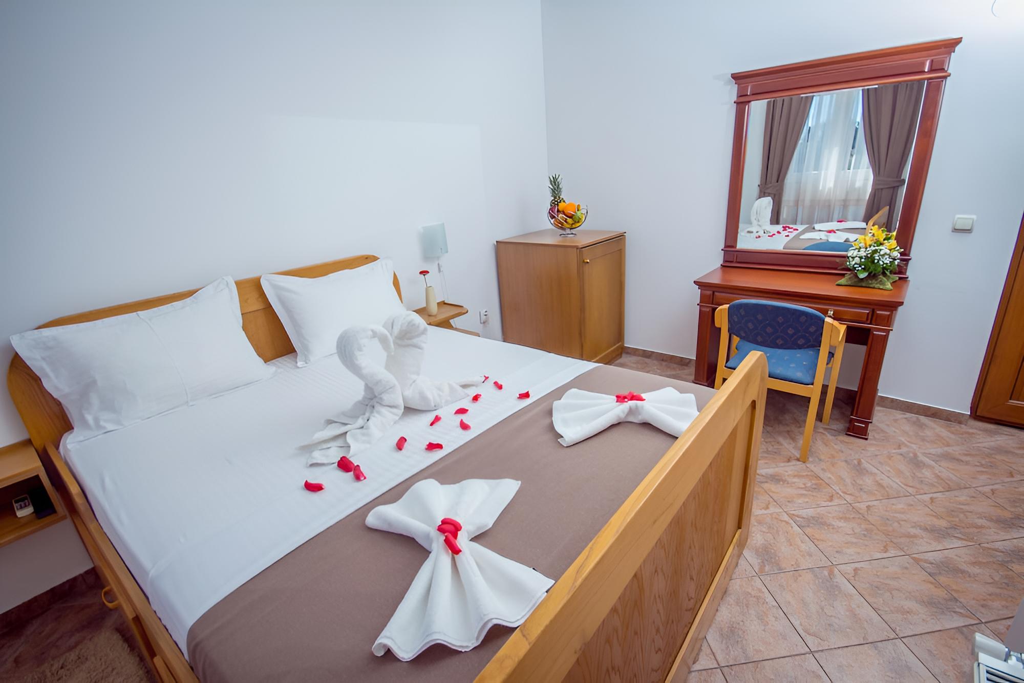 Hotel Pharos