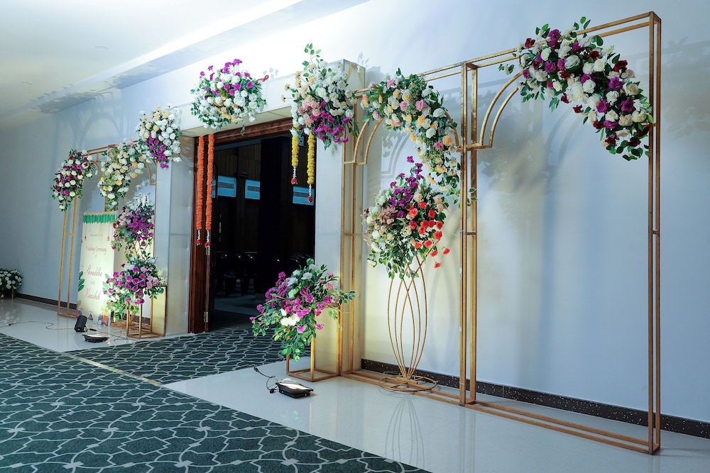Shambhavi Hotel & Convention Centre