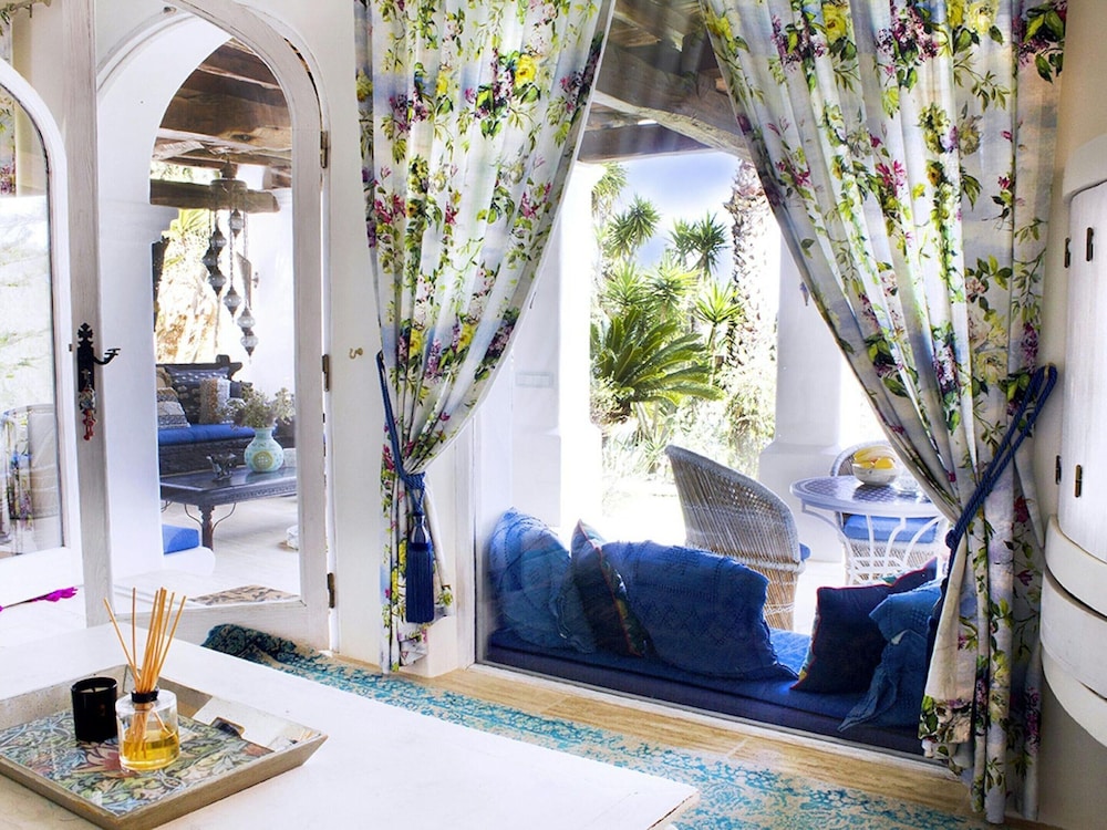 Holiday Home With Alfresco Dinning