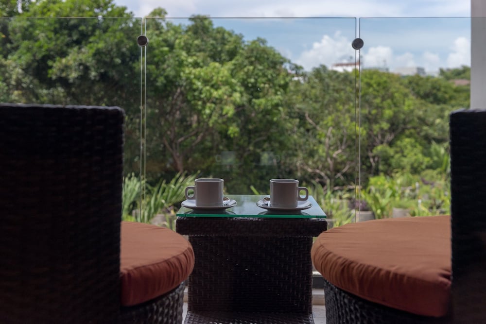 Mystic 2BR in downtown with jungle view by Happy Address