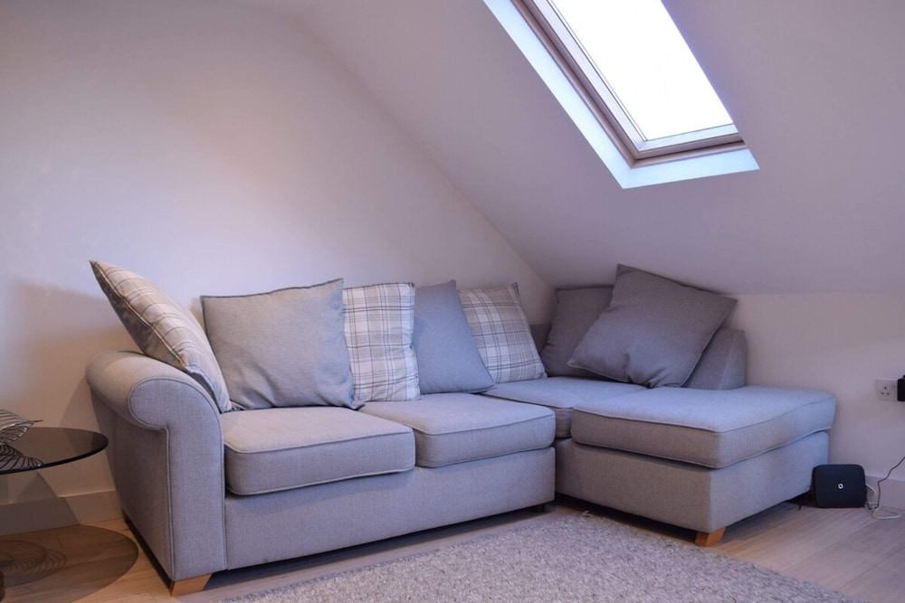 Stylish 2 Bed Apartment in West Hampstead