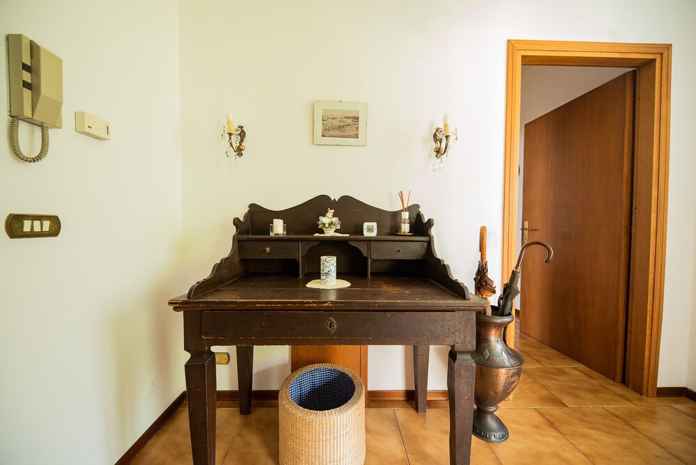 Photo 33
