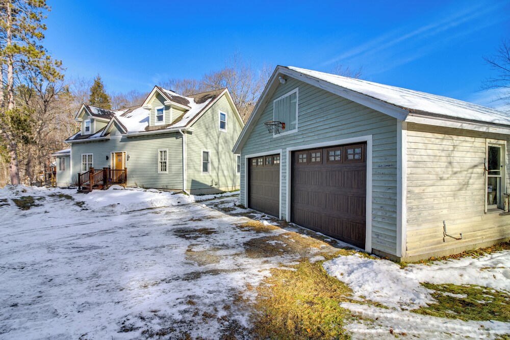 Hiking & Skiing Galore! Home in East Wallingford