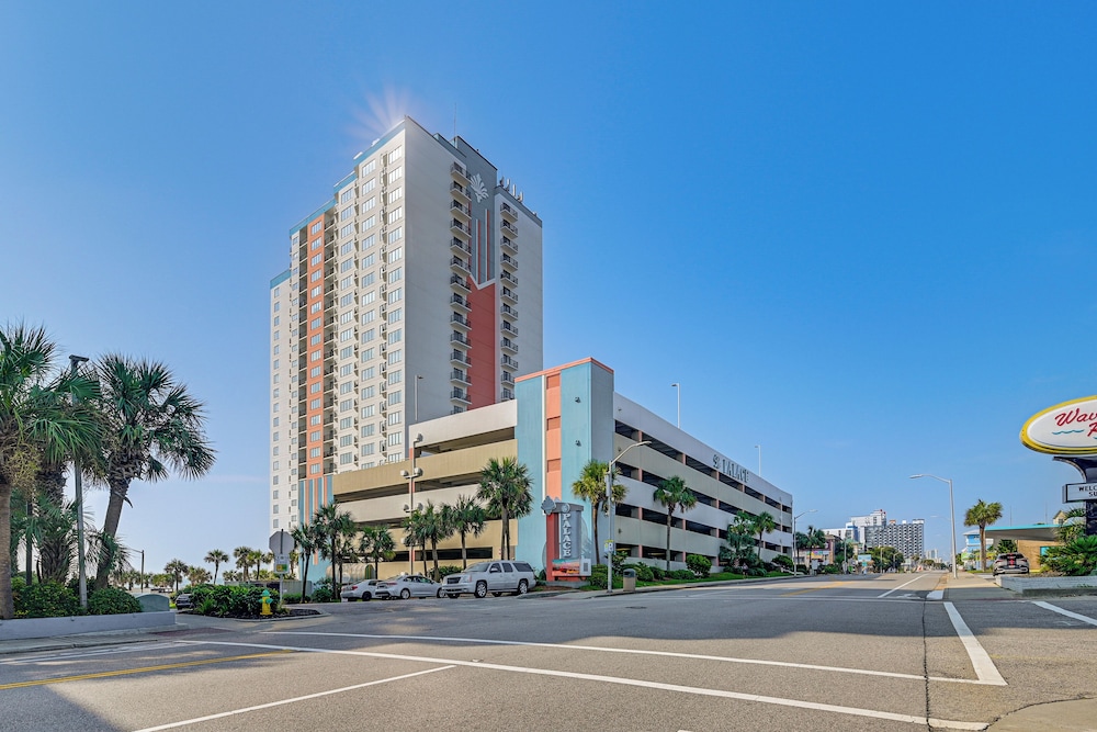 Oceanfront Condo w/ Resort Perks in Myrtle Beach view 4