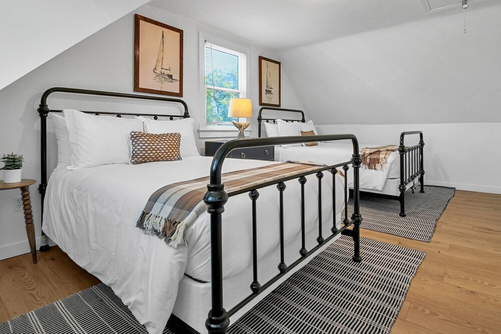 Charming 3br Home In Nantucket's Natural Beauty 3 Bedroom Home
