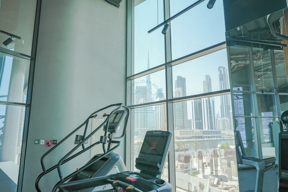 Urban Skyline City Comfort Studio