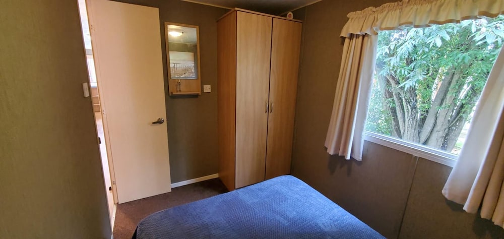 Family Friendly - Sleeps4 - Close To Nature view 5