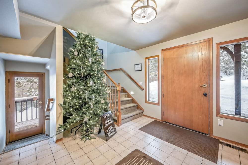 All Seasons River Inn