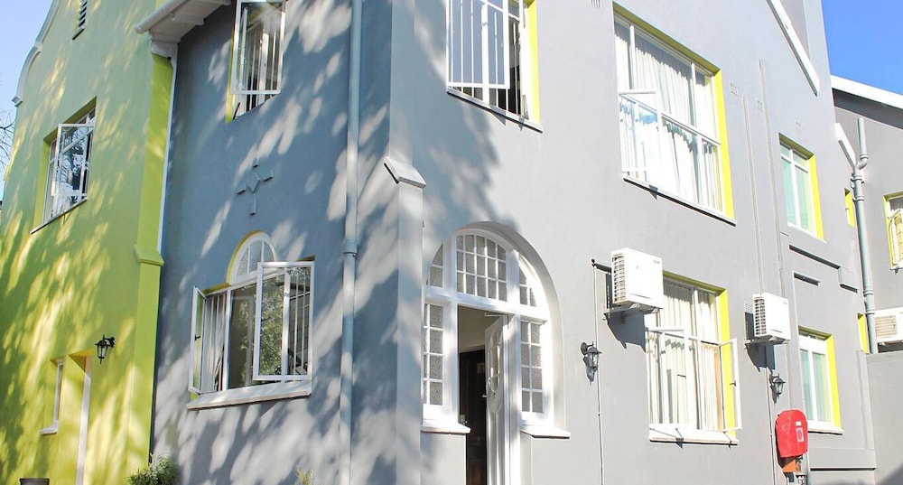 Silver Oaks Boutique Hotel