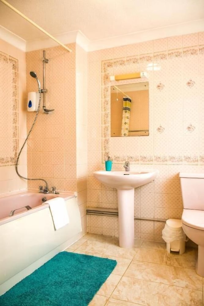 Gatwick Castle B&B