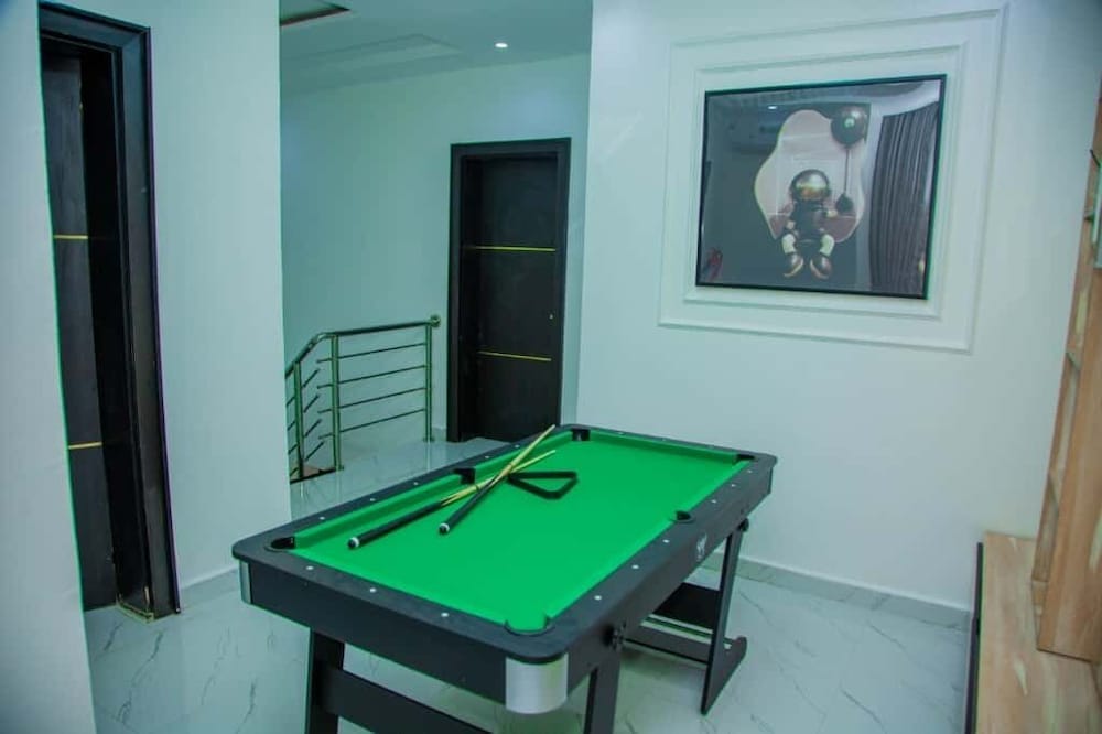 Aviv Luxury Homes