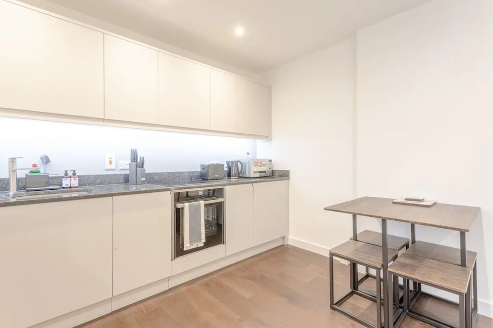 Modern Flat in the Heart of West London