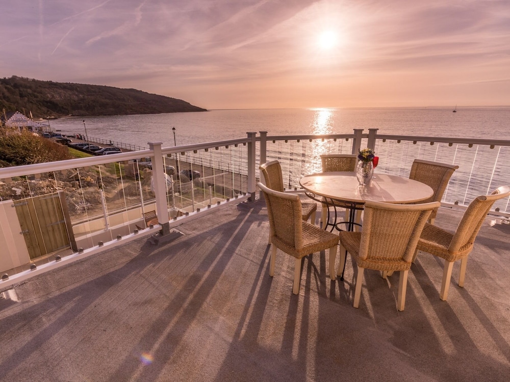 Observation Apartment On The Beach