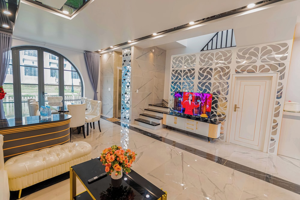 Luxury 3 br La Fleur Villa-Novaworld PT