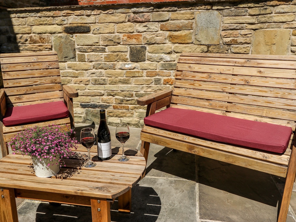 1 Barn Cottages