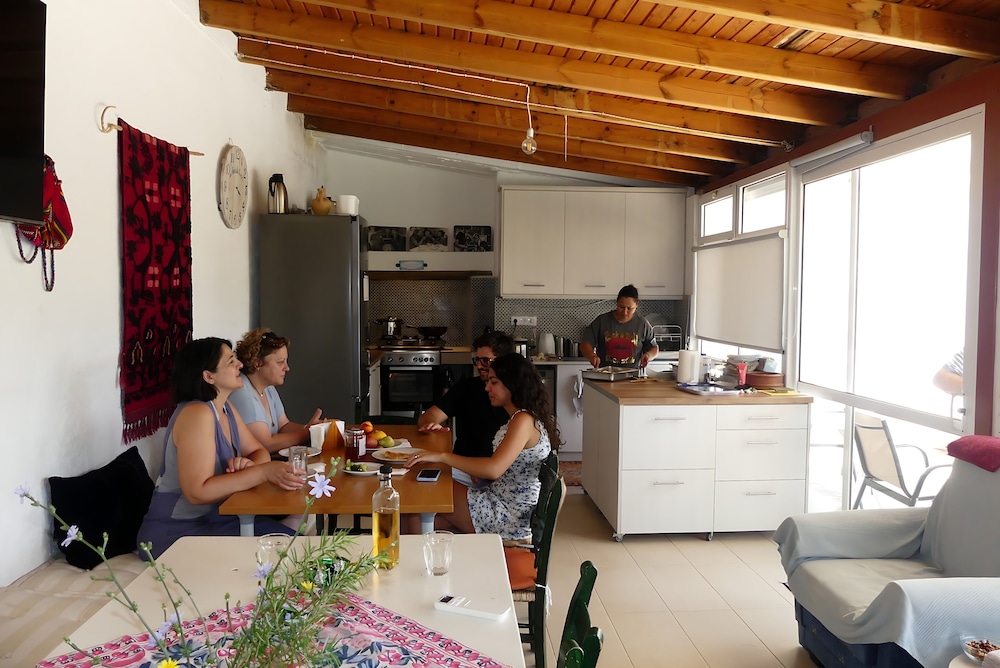 Antonis Apts - Physio Fitness Retreats