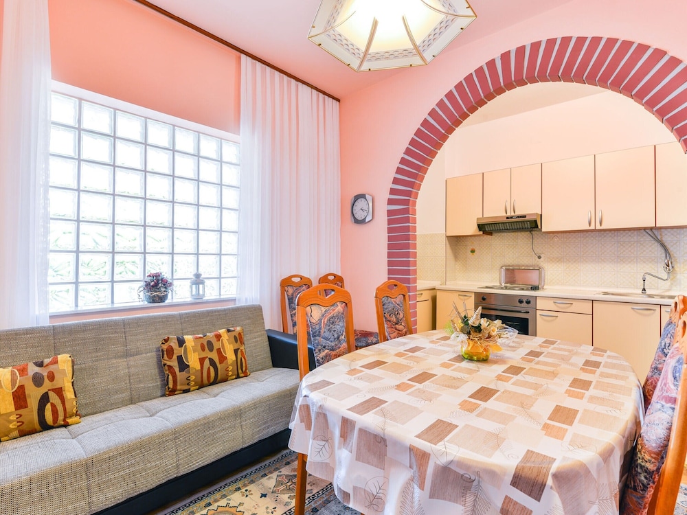 Apartment on Vir Island Near Sandy Beaches