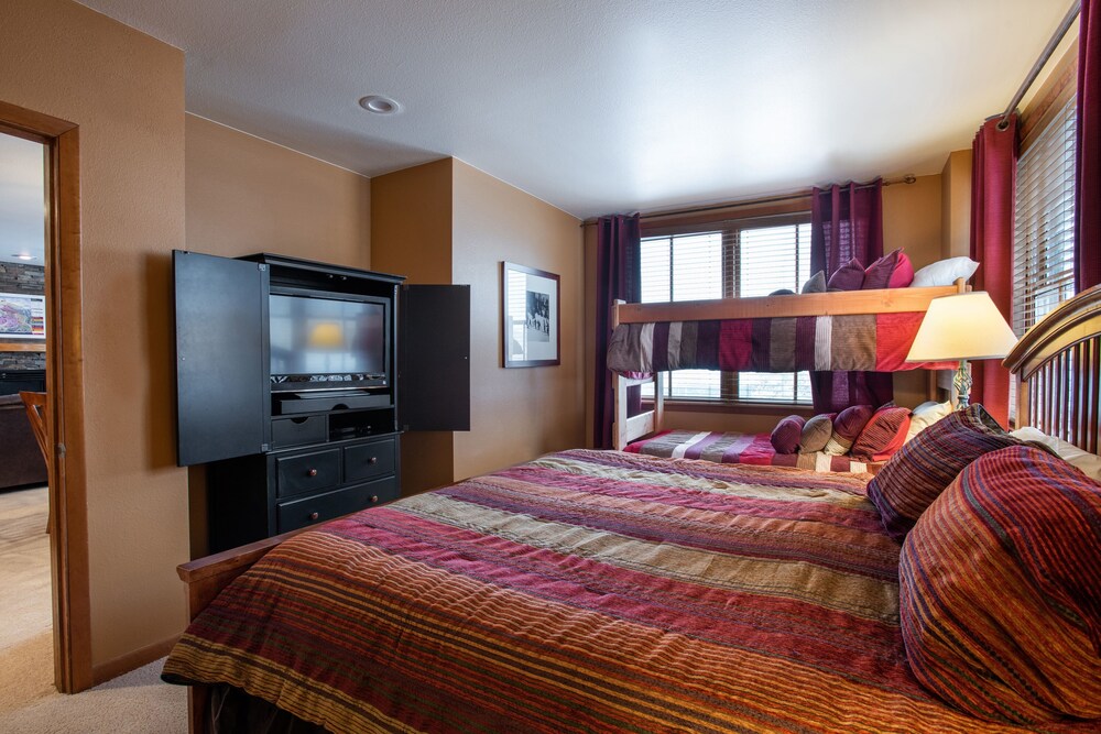 Zephyr Mountain Lodge Vacation Condos - Winter Park CO