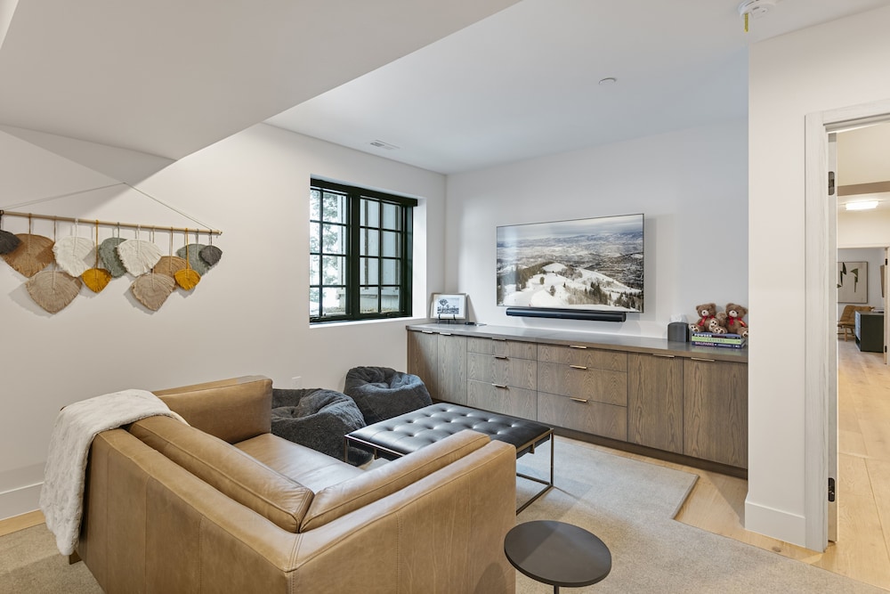 50 - Six Bedroom with Spa Stag Lodge 6 Condo