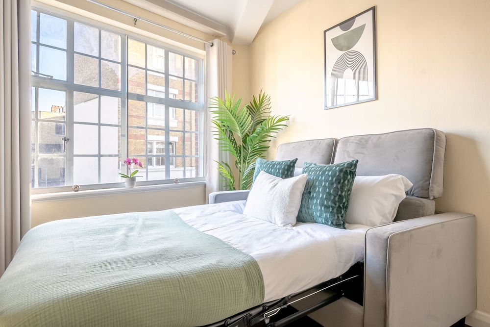 Charming 1BR in London's Westminster