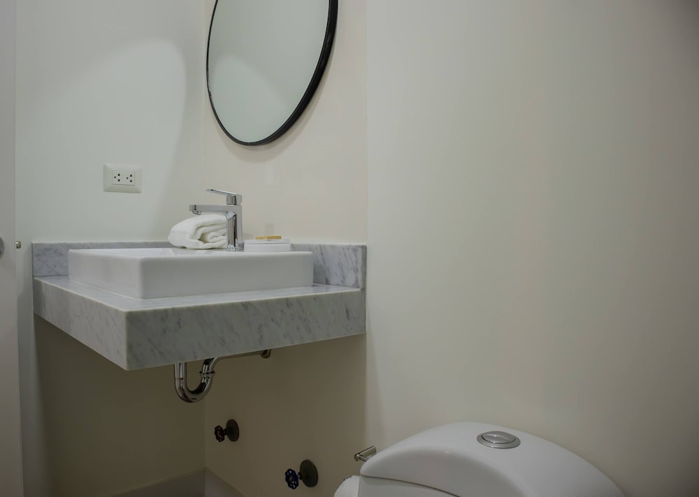 w Distinctive 1BR w Balcony in Barranco