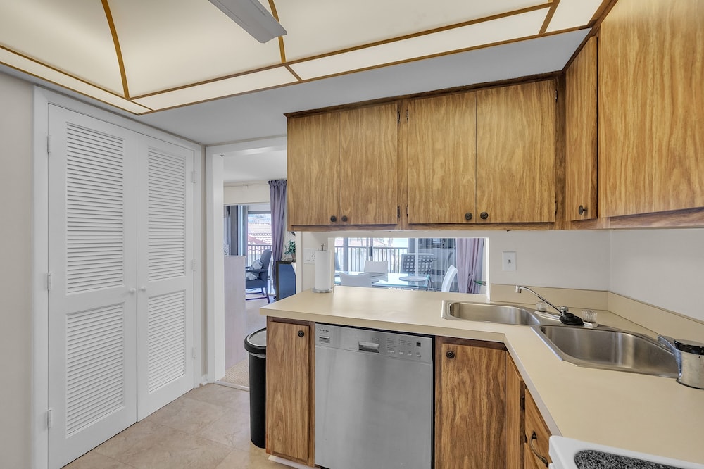 Gulf-view Condo With Resort-style Amenities 2 Bedroom Condo