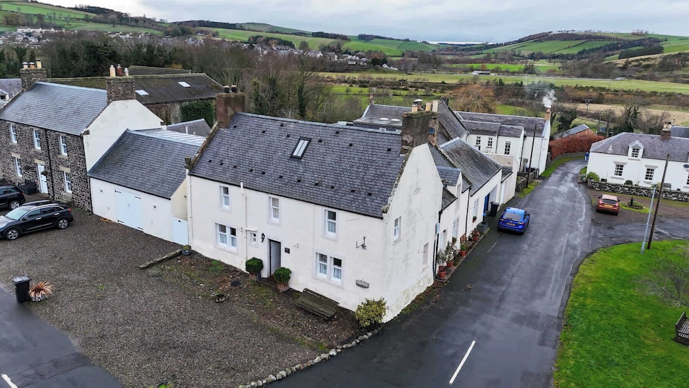 New Cross Keys House - Cosy 4-bed Cottage in Kirk Yetholm