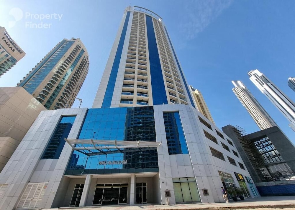 Stunning Studio Dubai with Rooftop Pool