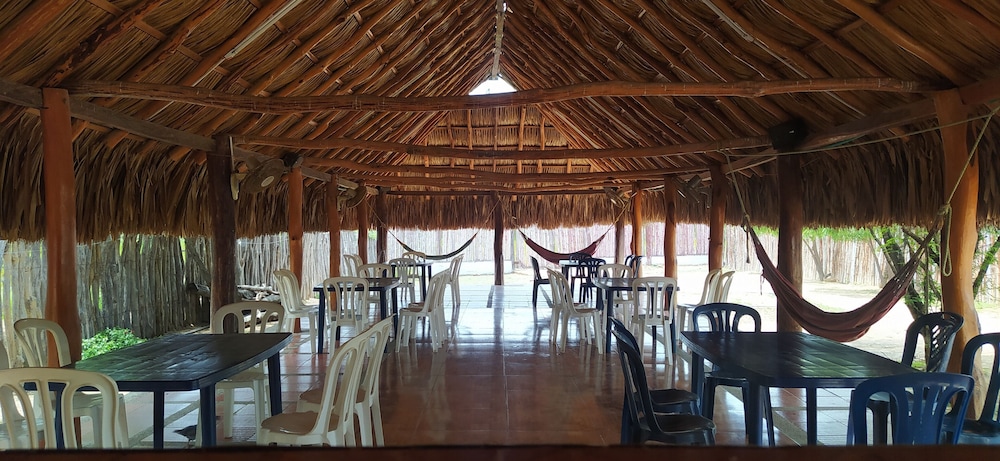 Hostal CQ Camarones