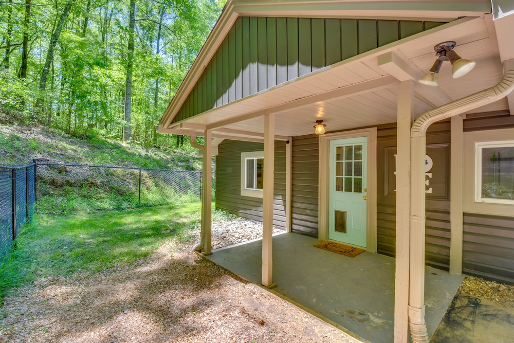 Pet-friendly Pickens Vacation Rental w/ Fire Pit view 3