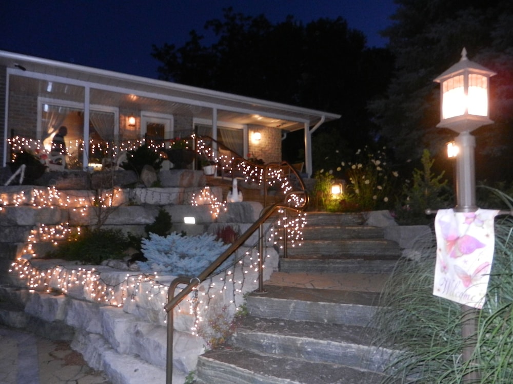 A Garden Stroll B&B
