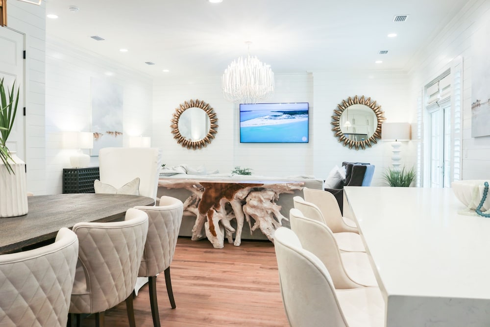 Oceans of Time by Avantstay TV Game Room 2 Pools Walk to Beach New Build