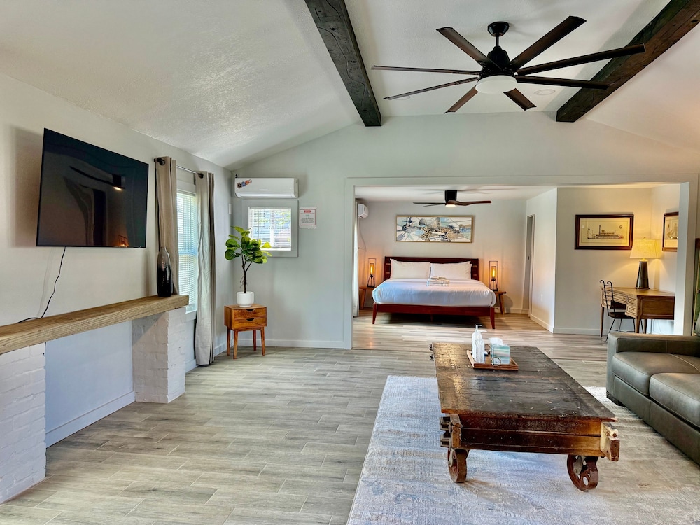 Comfortable Studio With Modern Touches 9A