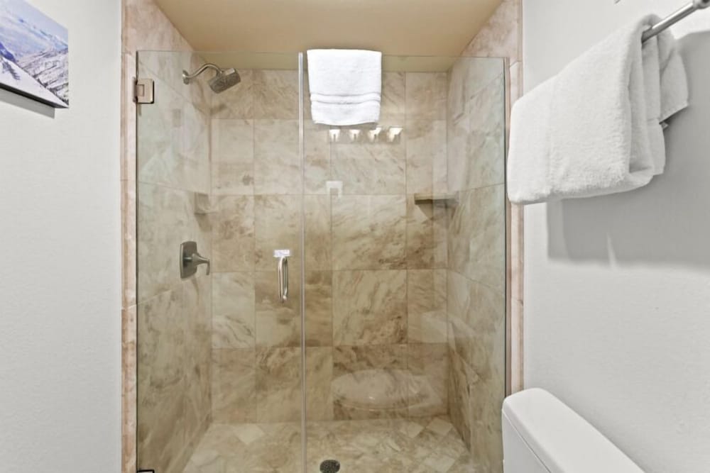 107 - Three Bedroom with Spa Ridgepoint 3 Condo