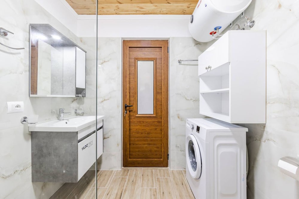 Hillside Apartment Gjirokast r