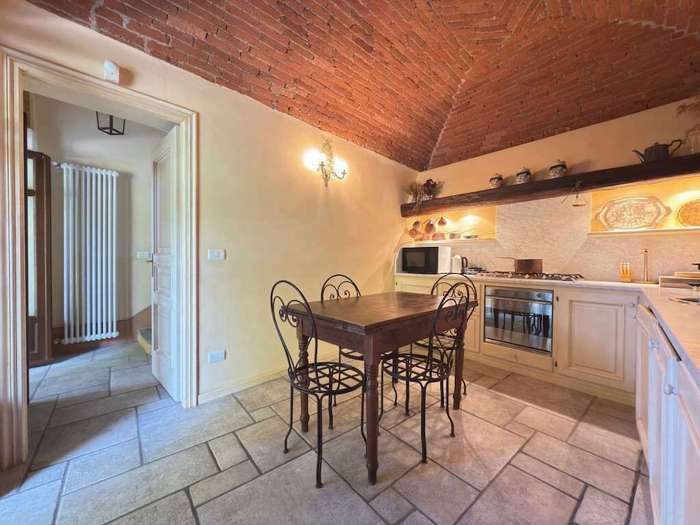 Dimora il Pozzetto Elegant Villa With Garden