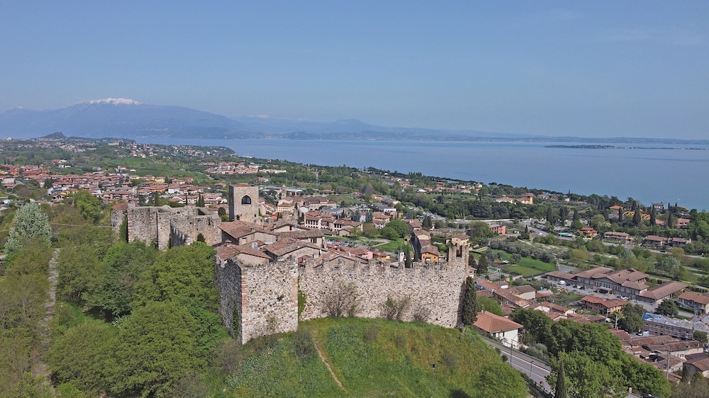 Al Castello by Wonderful Italy