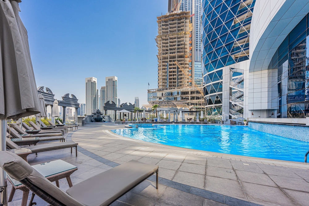 Well-furnished 3 Bedroom in Park Towers Difc