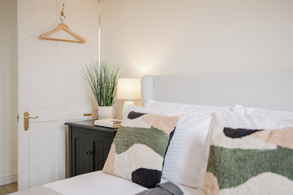 Mulberry Cottage 5BD in Wiltshire