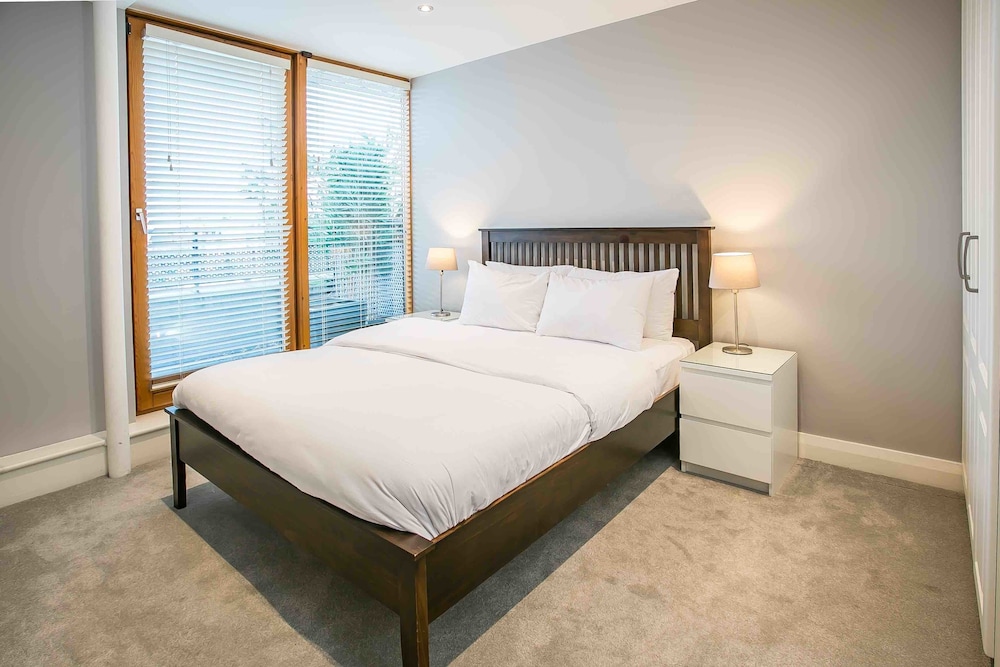 Grand Canal Square Apartments